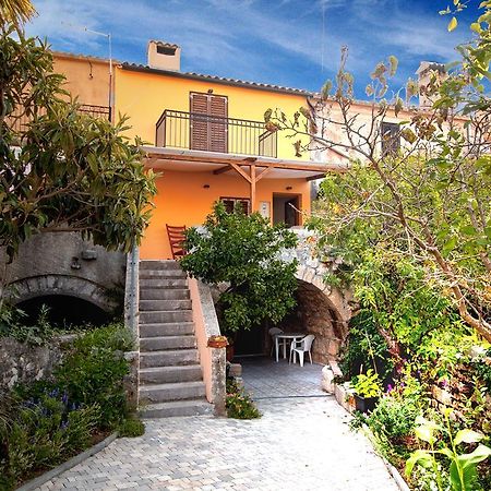 Holiday Home Kuca Na Moru Kornic Bagian luar foto