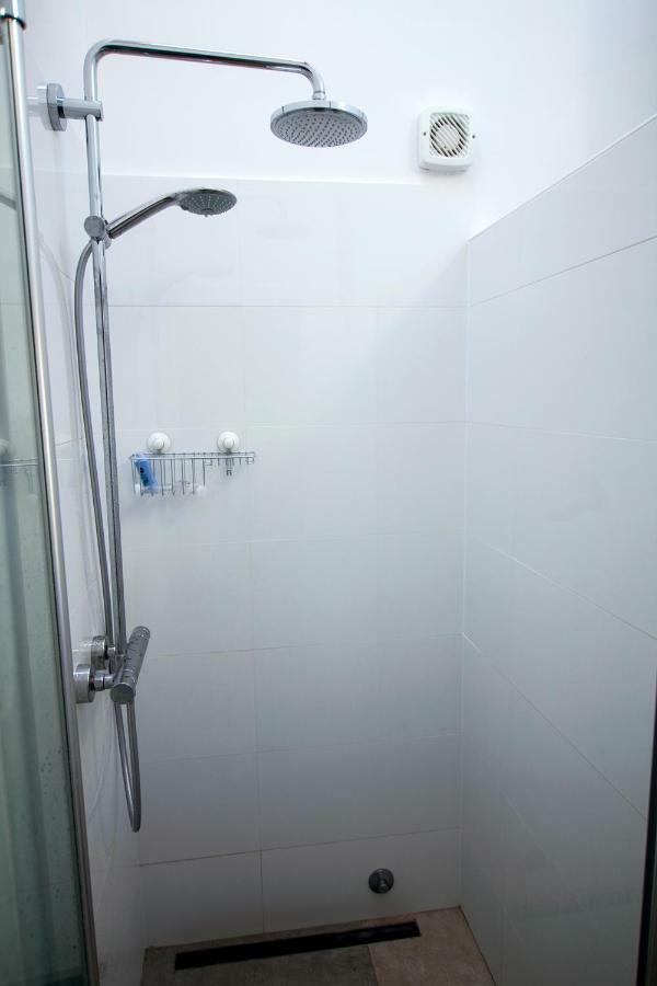 Holiday Home Kuca Na Moru Kornic Bagian luar foto